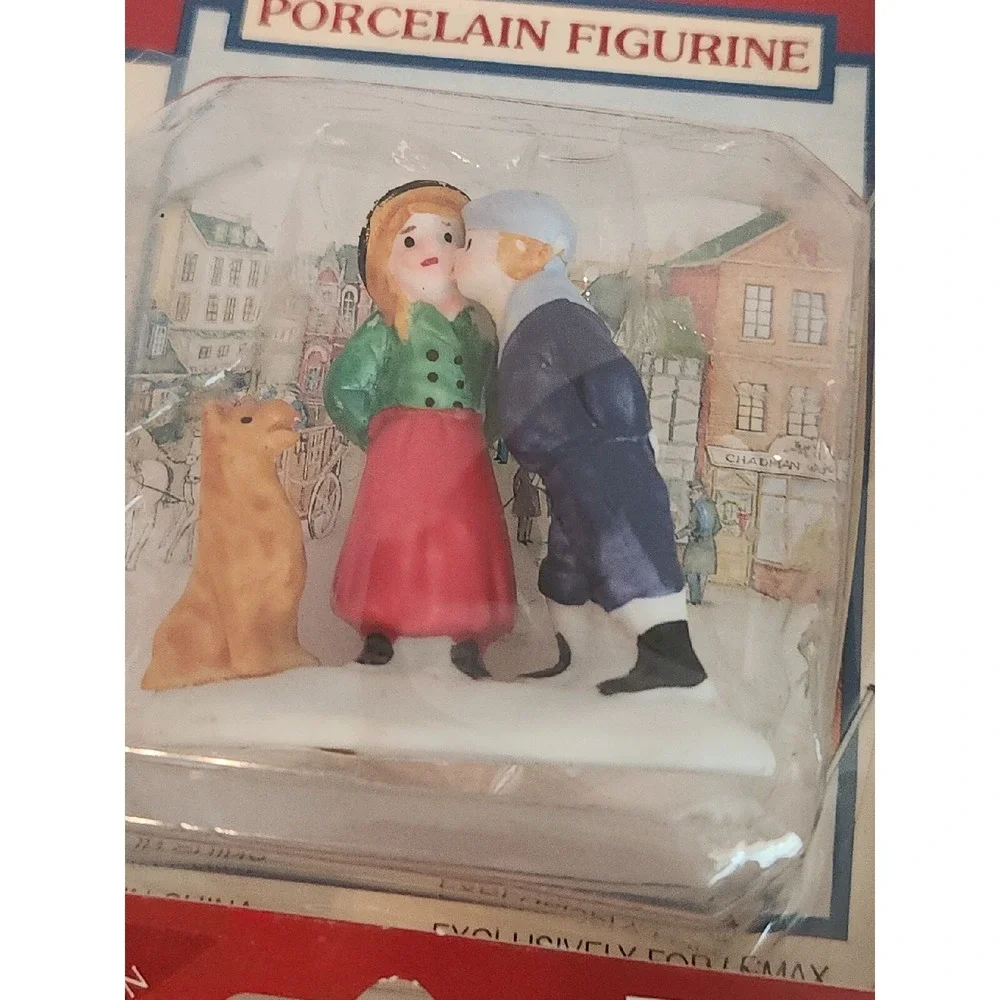 Mixed Lot of 6 Porcelain Figures Lemax Dickensvale And Noma New‎